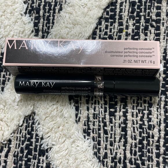 NIB Mary Kay Deep Ivory 092192 9V11 - Picture 1 of 7